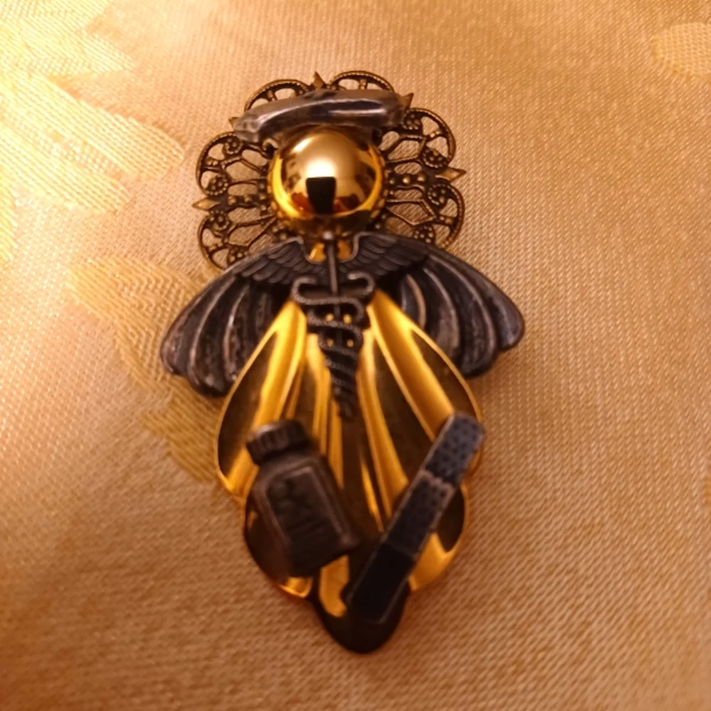 Healing Angel Nurse Brooch Pin - Picture 1 of 5